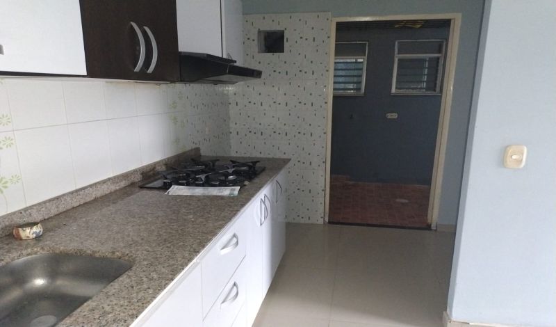 ARRIENDO APARTAMENTO DE TRES HABITACIONES